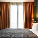 Hotell Mercure Tour Eiffel Pont Mirabeau 4*