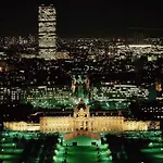 Mercure Tour Eiffel Pont Mirabeau 4*