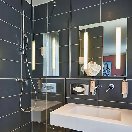 Hotel Mercure Tour Eiffel Pont Mirabeau 4*