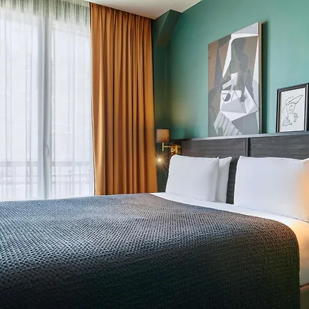 Mercure Tour Eiffel Pont Mirabeau 4*