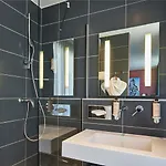 Mercure Tour Eiffel Pont Mirabeau Hotel 4*