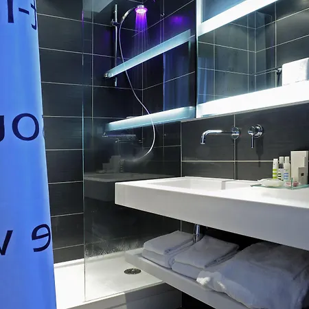 巴黎埃菲尔铁塔米拉波桥美居酒店