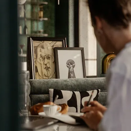 巴黎埃菲尔铁塔米拉波桥美居酒店 4*