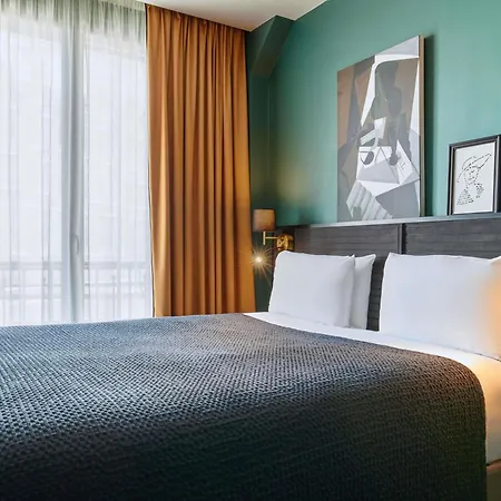 Mercure Tour Eiffel Pont Mirabeau 4*
