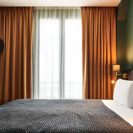 Mercure Tour Eiffel Pont Mirabeau 4* Párizs