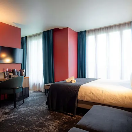 Hotel Mercure Tour Eiffel Pont Mirabeau Parigi