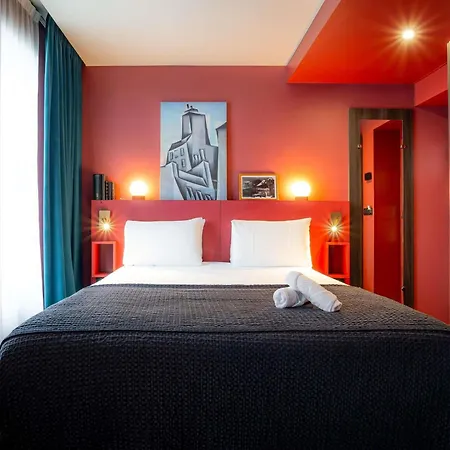 Mercure Tour Eiffel Pont Mirabeau Hotel 4*