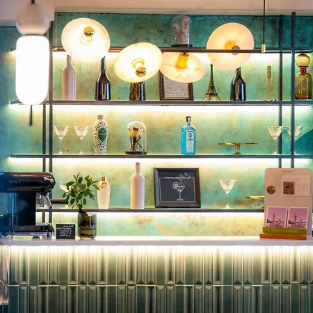 Mercure Tour Eiffel Pont Mirabeau Hotel 4*
