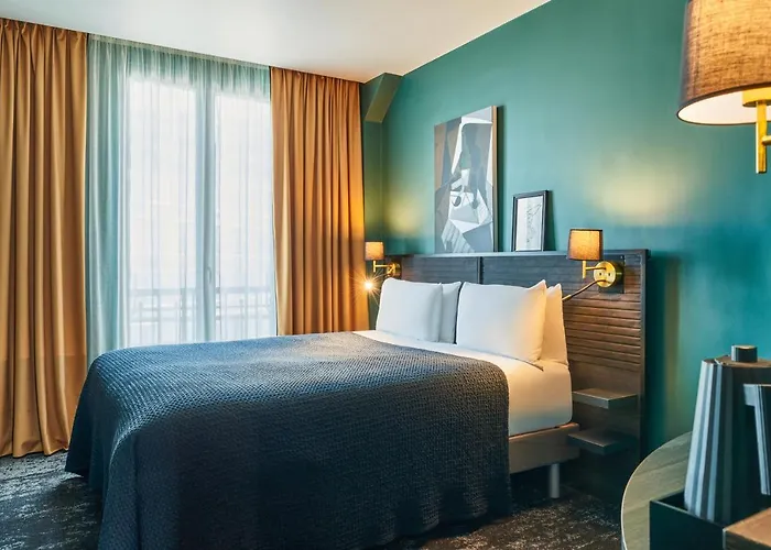 ホテル メルキュール トゥール エッフェル ミラボー橋 4*