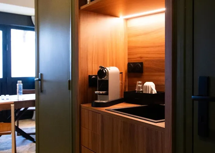 メルキュール トゥール エッフェル ミラボー橋 4*