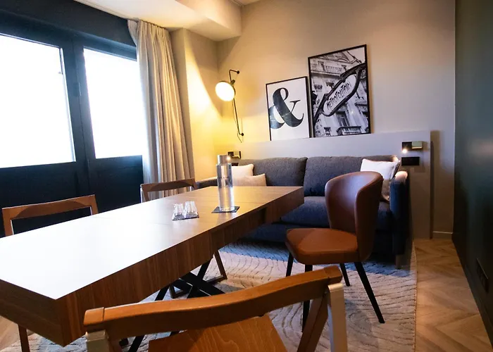 メルキュール トゥール エッフェル ミラボー橋 パリ