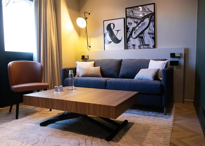 ホテル メルキュール トゥール エッフェル ミラボー橋 パリ