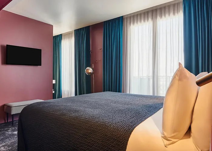 メルキュール トゥール エッフェル ミラボー橋