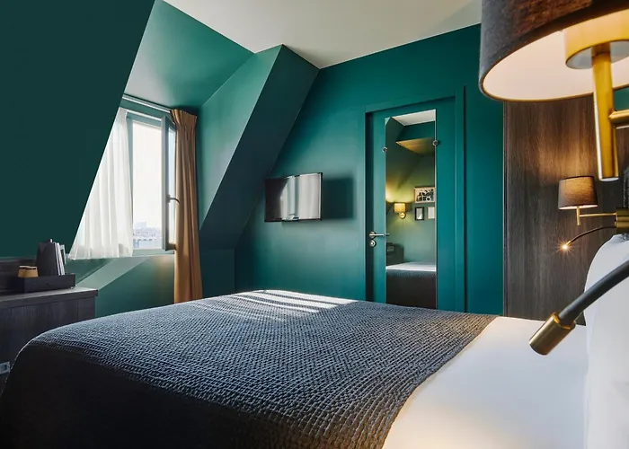 ホテル メルキュール トゥール エッフェル ミラボー橋 パリ