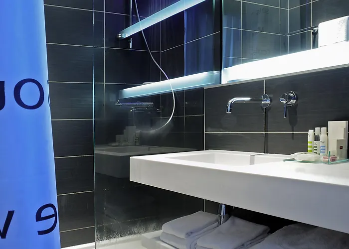 メルキュール トゥール エッフェル ミラボー橋