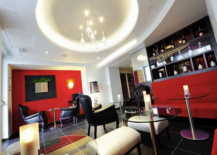 ホテル メルキュール トゥール エッフェル ミラボー橋 4*