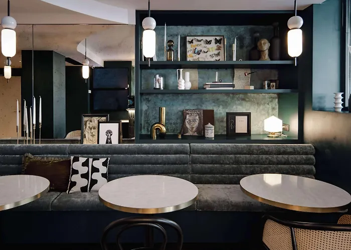 メルキュール トゥール エッフェル ミラボー橋 4*