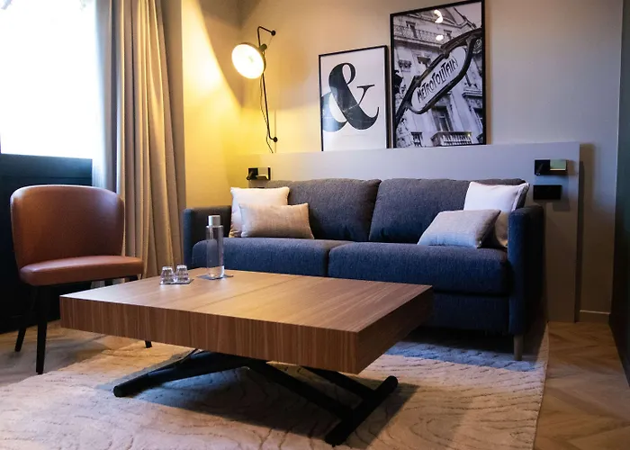 メルキュール トゥール エッフェル ミラボー橋 パリ