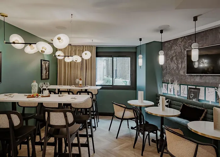 メルキュール トゥール エッフェル ミラボー橋 4*