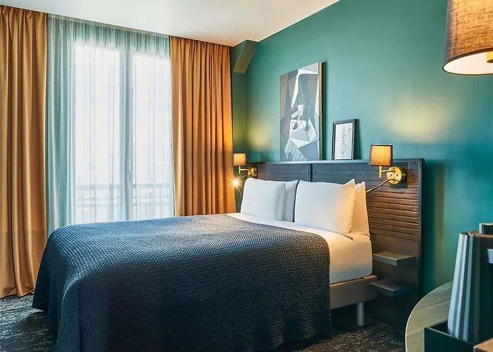 ホテル メルキュール トゥール エッフェル ミラボー橋 4*