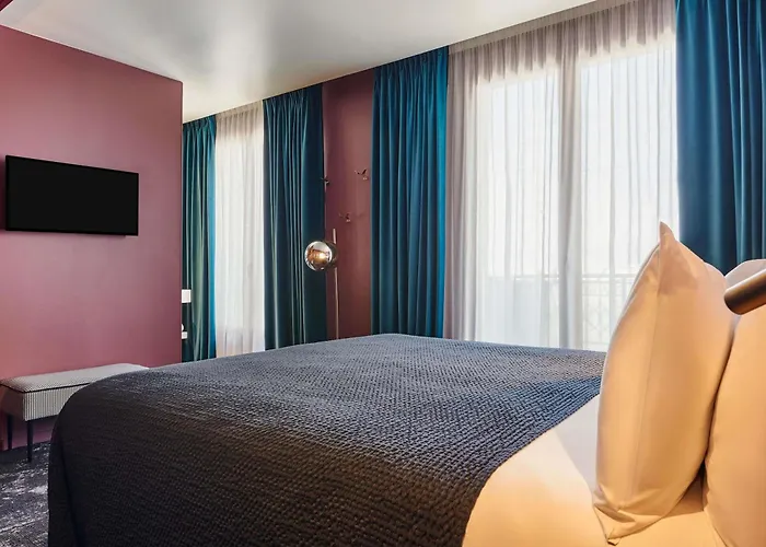 Mercure Tour Eiffel Pont Mirabeau Paris