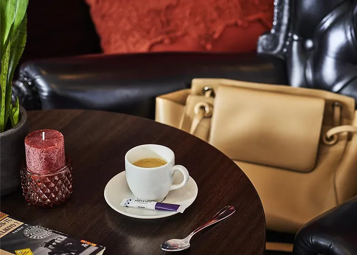 Mercure Tour Eiffel Pont Mirabeau Hotel 4*