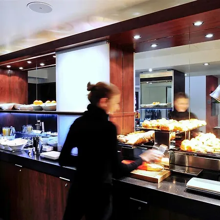 Mercure Tour Eiffel Pont Mirabeau Hotel Paris