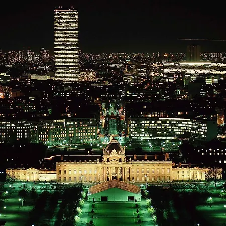 Mercure Tour Eiffel Pont Mirabeau 4*