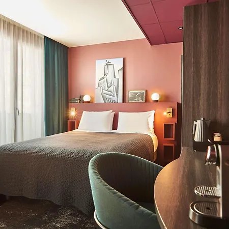 Mercure Tour Eiffel Pont Mirabeau Hotel Paris