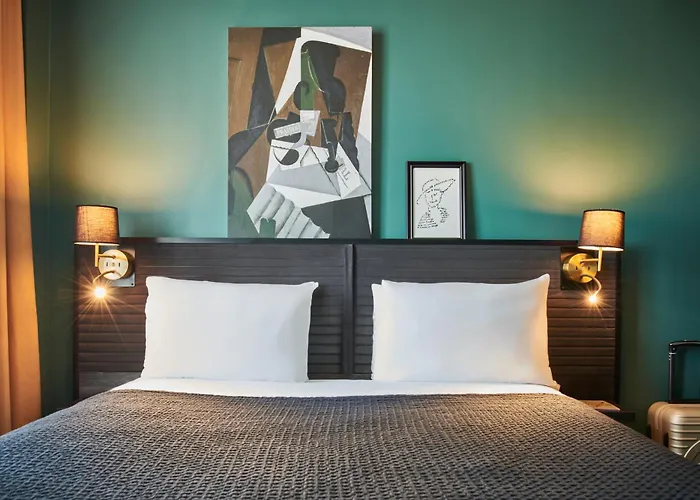 Mercure Tour Eiffel Pont Mirabeau 4* פריז