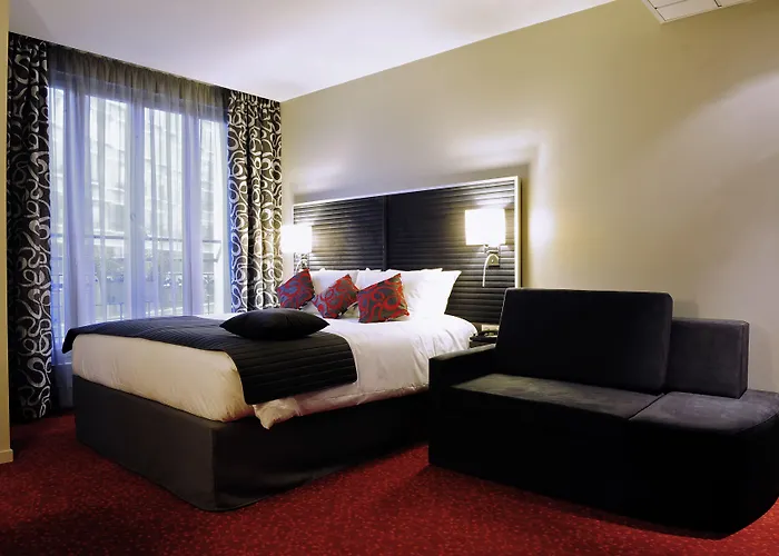 Mercure Tour Eiffel Pont Mirabeau מלון פריז