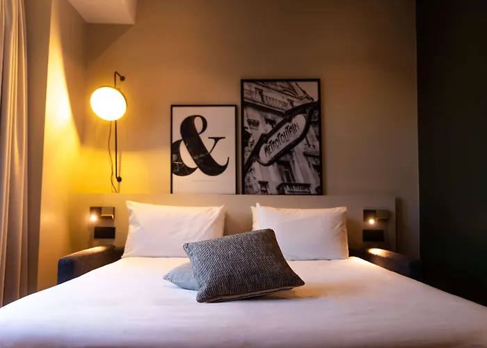 מלון Mercure Tour Eiffel Pont Mirabeau פריז