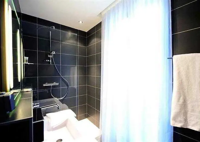 Mercure Tour Eiffel Pont Mirabeau פריז